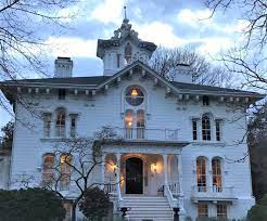 From log cabins to victorian mansions, find your perfect b&b in oklahoma. 15 Haunted Hotels And Bed And Breakfasts That Will Leave You Shook