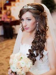Hochzeitsfrisuren Mit Diadem Auf Unterschiedlich Langen Haaren Kurz Haar Frisuren Hochzeitsfrisuren Frisur Hochzeit Brautfrisur