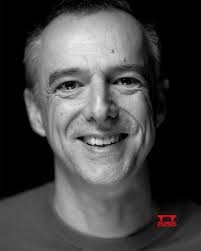 𝐆𝐢𝐮𝐥𝐢𝐚𝐧𝐨 𝐁𝐨𝐧𝐚𝐧𝐧𝐢 A Raveo, comune carnico che conta meno di  500 abitanti, l'ultimo negozio di alimentari aveva abbassato la serranda.  Mancava il pane, ma anche una “scusa” per incontrarsi. E in un