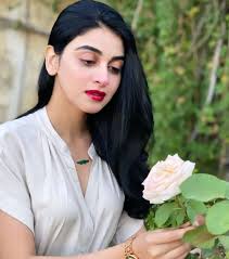 Komal meer age is 22 years old in (2020). Jwjckcwewszqmm