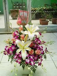 Nac rangkaian bunga di gereja kerasulan baru dalam acara kebaktian oleh rasul kepala di indonesia di kota palangkaraya borneo kalteng indonesia. Rangkaian Bunga Meja Hub 085733280001 Jual Hand Bouquet Murah