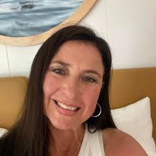 Jenny Bailey's Instagram, Twitter & Facebook