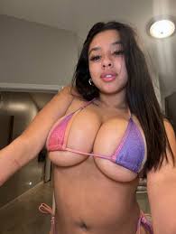 Sarixo part 1 - the beginning of her wild side