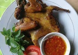 Burung dara dan merpati merupakan burung berbadan gempal dengan paruh ramping, leher pendek, dan kaki atau ceker berair. Resep Burung Dara Goreng Sambel Korek Oleh Diyan Ummu Iskhoyas Cookpad