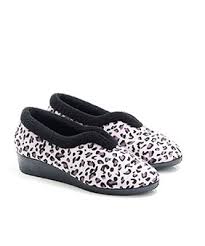 Jamais portés, mais sans boite d'emballage. Chaussons Femme Damart