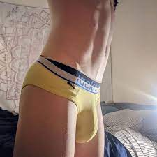 This magic underwear makes my bulge look so big : r/TwinkLove