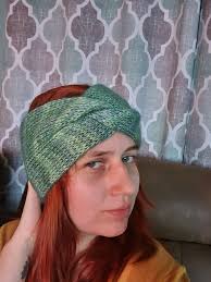 My first bag y'all! Im so stoked! From now in I dont think I can make a hat  for myself without making a matching little bag! Yarn: Caron Blossom Cakes  (color Tidepool)