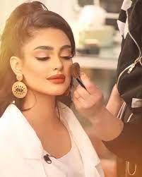 ليالي دهراب layalidehrab posted on instagram apr 29 2021 at 5 43pm utc in 2021 gold acrylic nails fashion rare pictures