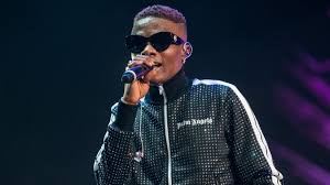 There has been a lot of controversies as to the net worth of wizkid. Wizkid Net Worth 2021 Age Height Weight Girlfriend Dating Kids Biography Wiki The Wealth Record