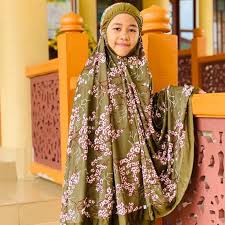 Mesti teruja bila si comel sama2 menunaikan solat dgn ahli kluarga. Buy Telekung Kanak Kanak Sakura Umur 3 12 Tahun Readystock Telekung Nazeera Telekung Nabella Telekung Budak Seetracker Malaysia
