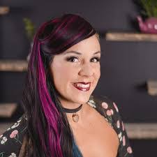 Melissa Squire's Instagram, Twitter & Facebook