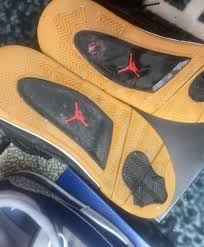 Sold @mtpsneakers Personally loveeeeeeee these. Definitely my favorite pair  of Kobe's 😍🧑‍🎤🤑💚🍀🦖