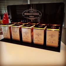 Globalbizz Dis Ticaret Adli Kullanicinin G Box Masa Ustu Sarj Sistemleri Panosundaki Pin