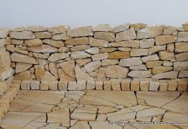 Netz von zulieferern aufgebaut hat und wir unsere premium qualitäts produkte, wie naturstein fliesen und naturstein. Sandstein Bruchsteine Trockenmauer Bruchsteinmauersteine