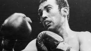 Alan Minter: British boxing legend dies aged 69
