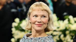 Pamela Anderson's Victorian-inspired bedframe is luxurious