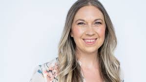 Kristen Knowles's Instagram, Twitter & Facebook