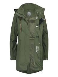 Van goedkope wegwerpponcho's tot regenpakken. Pin Op Fashion Musthave