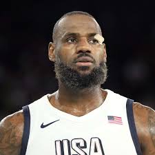 LeBron James Posts Message To Derrick Rose After Retirement Announcement