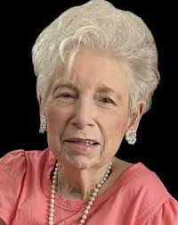 Lenore Schneider's Instagram, Twitter & Facebook