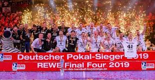Du côté des rémunérations, le salaire moyen des joueuses est de 2690€ (hors avantages en nature). Handball Allemagne Kiel Remporte La Supercoupe Sport Business Mag