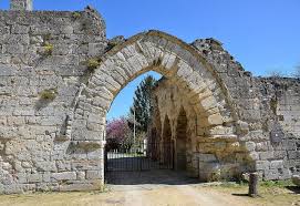 Coucy Le Chateau Auffrique Aisne Chateau Porte De Maitre Odon Medieval Castle Castle Abandoned Houses
