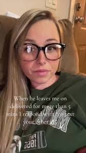 Amber Sarratt's Instagram, Twitter & Facebook