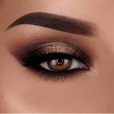 Tie Flower Wreaths Yourself The Hair Accessories Are So Easy Tie Flower Wreaths For Hair Yourself With Thes In 2020 Hazel Eye Makeup Eye Makeup Smokey Eye Makeup