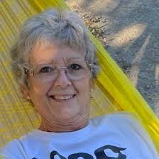 Shelley Timmons's Instagram, Twitter & Facebook