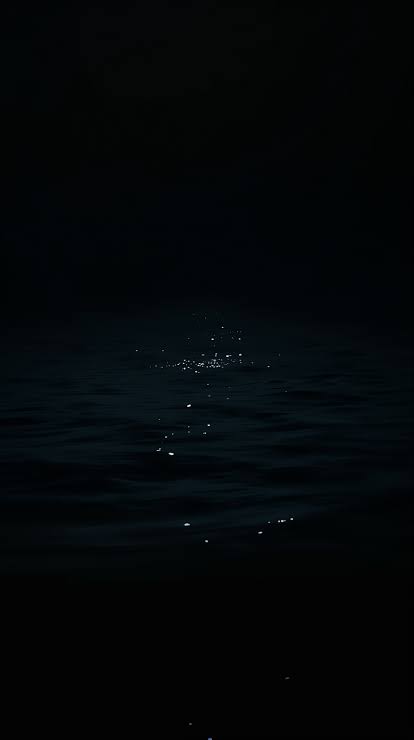 12 Black Water Wallpapers for iPhone That Feel Calm, Elegant