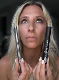 Primer x 2 (discontinued) Supreme length nourishing mascara x 2 brown black  Superextend lengthening mascara (yellow) brown black Exxtravert Mascara 1  brown black