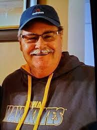 Gary Lind's Instagram, Twitter & Facebook