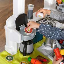 After cooking on their kitchen playsets, theyâ€™ll feel a sense of accomplishment when they put things away in kidsâ€™ storage or using play sinks and dishwashers to clean any dishes that may have gotten messy. Elegant Edge Kitchen Step2