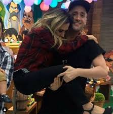 Paulo gustavo ganhou mensagem carinhosa de regina casé nas redes sociais. Tata Werneck Desmente Noticias E Rumores Sobre Morte De Paulo Gustavo