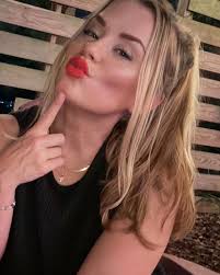 Mix 105.1 (@mix1051) • Instagram ဓာတ်ပုံများနှင့် ဗီဒီယိုများ