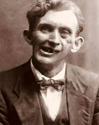 A beautiful and moving WW1 embroidered Christmas card from Andrew Wyatt to,  his then girlfriend, Florence Goldsmith (my grandaunt)