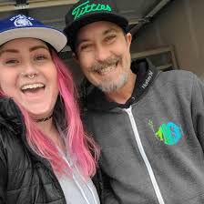 Professional disc golfer with a funky side