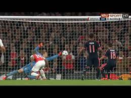 The danger arsenal faced was spelt out within 40 seconds when lewandowski raced through on goal, only for bellerin to dispossess him in the area as he shaped to shoot. Manuel Neuer Amazing Save Vs Arsenal London Cl 20 10 2015 1080p Hd Youtube