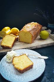 Saftiger Zitronenkuchen Einfaches Rezept Mit Zuckerguss Rezept In 2020 Zitronenkuchen Rezept Saftig Zitronenkuchen Zitronen Kuchen