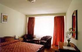Varianta cu mic dejun servicii oferite : O Saptamana De Refacere 2009 Sejururi Moneasa Romania