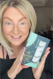 DIY Lash Extensions for Stunning Holiday Makeup