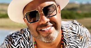 mɐˈɾizɐ), is a portuguese fado singer. J Cfrt13rq34em