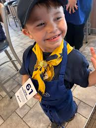 Dannnnng!! This guy has a whole camo packout tailgate!! #Goals