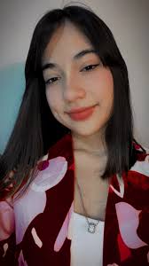 Selfie Tirándome Besos en CapCut