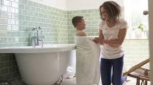 How often to bathe 1 year old. How Often Should You Bathe Your Kids