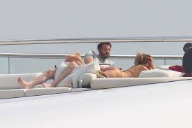 May 11, 2021 · ben affleck & jennifer lopez reunion started with love letters while she was in the d.r. Tl9tlh8ffynuhm