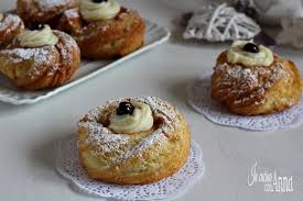 Serve topped with a cherry or amarena (sour cherry), if desired. Zeppole Di San Giuseppe Con O Senza Bimby Frittura Perfetta Non Assorbono Olio Soffici E Gonfie Senza Lievito