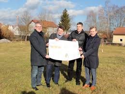 Offenstetten war eine gemeinde, die im jahr 1961 eine fläche von 658 hektar hatte und aus den gemeindeteilen offenstetten und see bestand. Ile Donau Laber Rohr Ist Der Gewinner Einer Wohngemeinschaft Der Katholischen Jugendfursorge Regensburg
