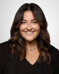 Renee Kahn's Instagram, Twitter & Facebook