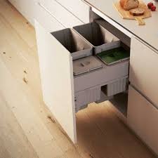 Este cubo para empotrar en la encimera de tu cocina es el más utilizado por los profesionales. Cubo Basura Extraible Babylon Para Mueble De Cocina
